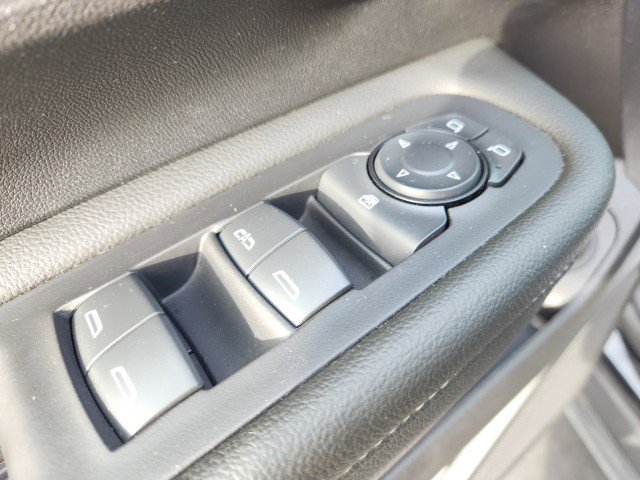 Used 2024 GMC Terrain SLT image 33