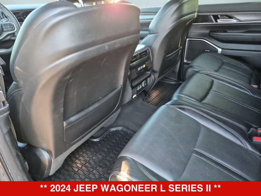 Used 2024 Jeep Wagoneer L Series II w/ Flexible Seating Group RWD image 18