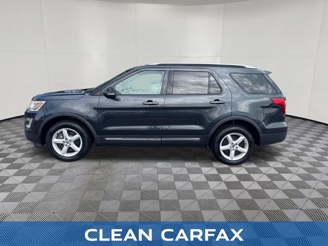 Used 2017 Ford Explorer XLT AWD/4WD image 2