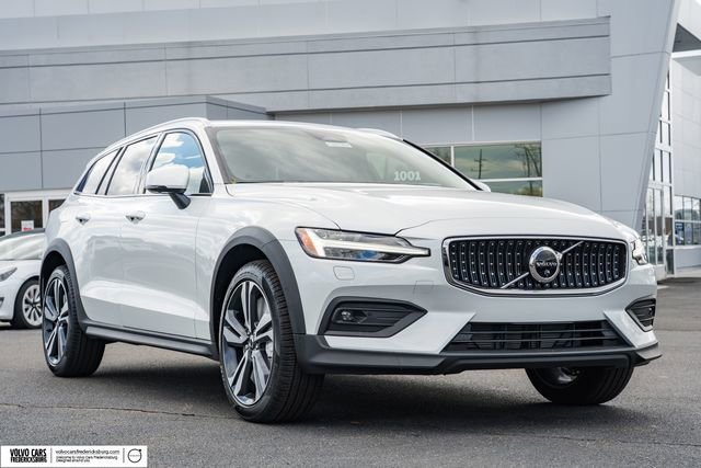 New 2026 Volvo V60 B5 Cross Country Plus w/ Protection Package Premier image 1