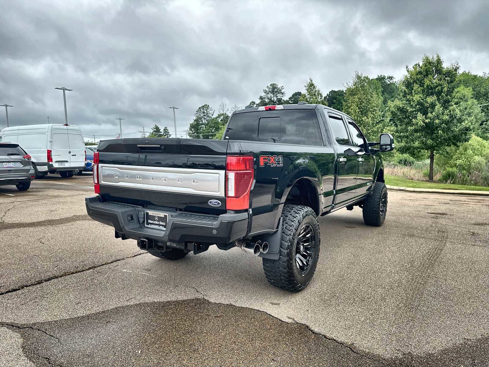 Used 2022 Ford F350 Limited w/ FX4 Off-Road Package AWD/4WD image 8