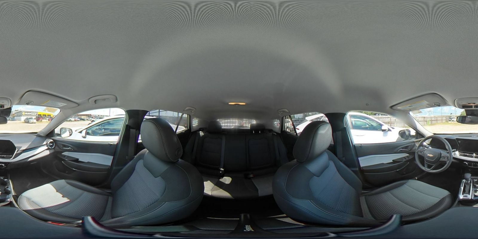 Used 2025 Chevrolet Trax LT FWD image 38