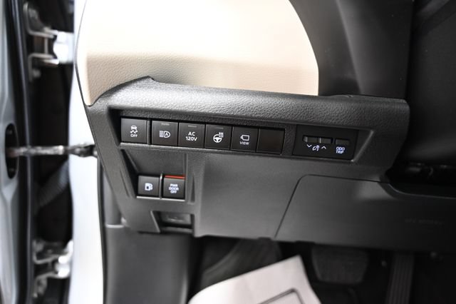 Used 2023 Toyota Sienna Platinum AWD/4WD image 30