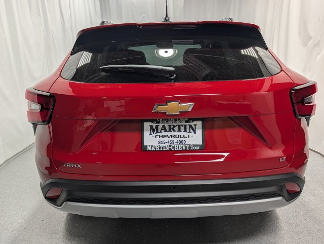 New 2026 Chevrolet Trax LT w/ Sunroof Package FWD image 4