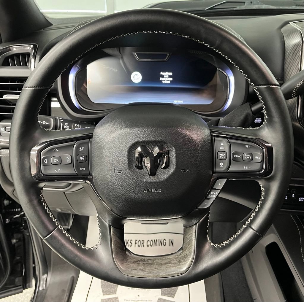 Used 2025 RAM 2500 Limited AWD/4WD image 26