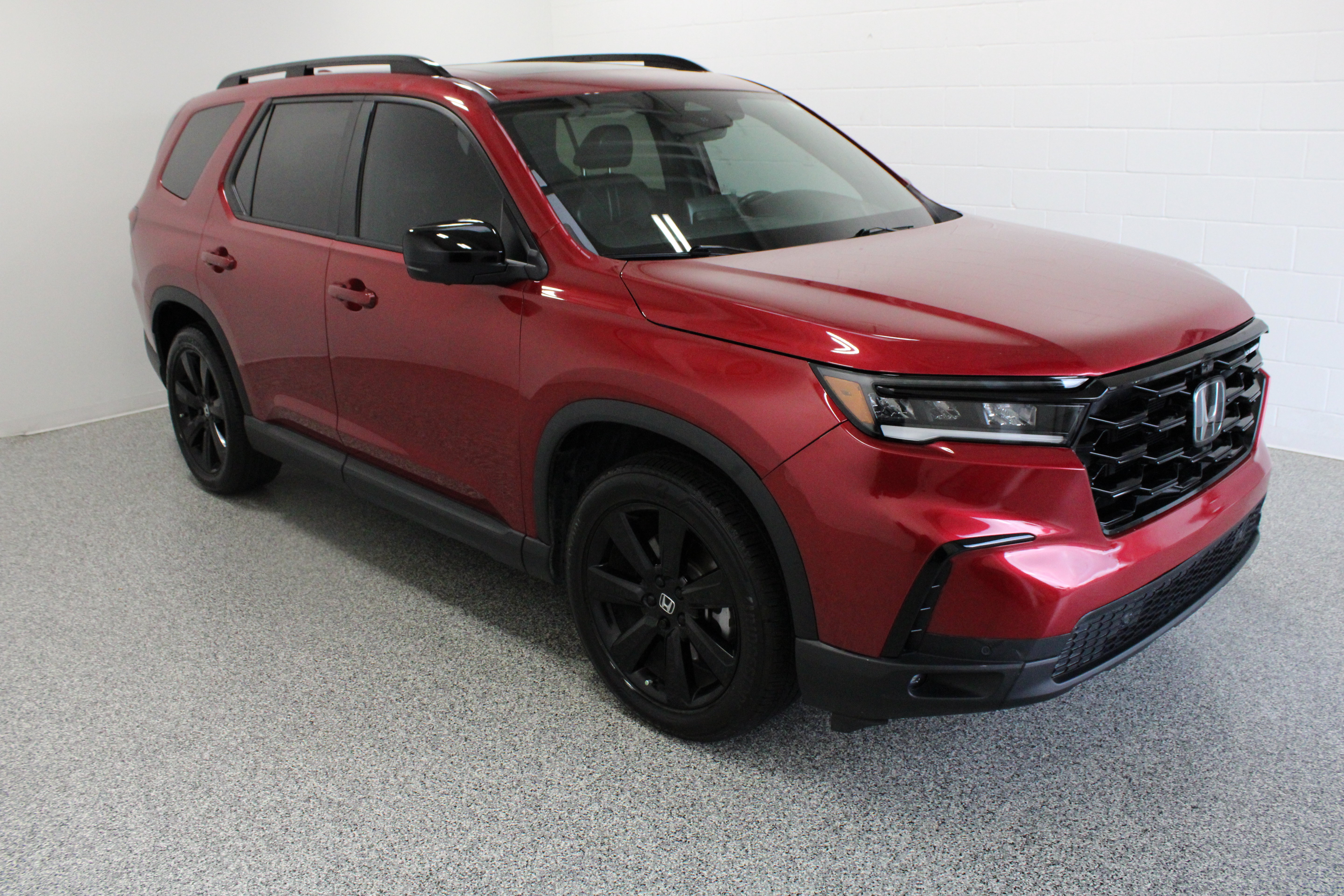 Used 2025 Honda Pilot Black Edition image 4