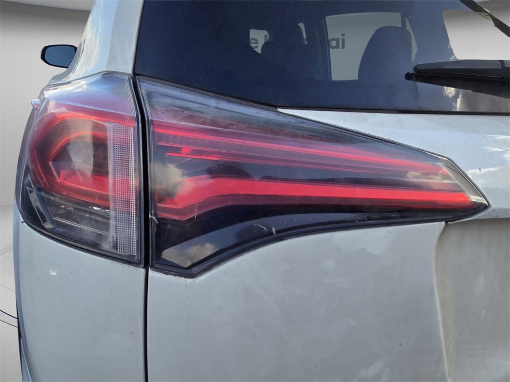 Used 2016 Toyota RAV4 Limited image 7