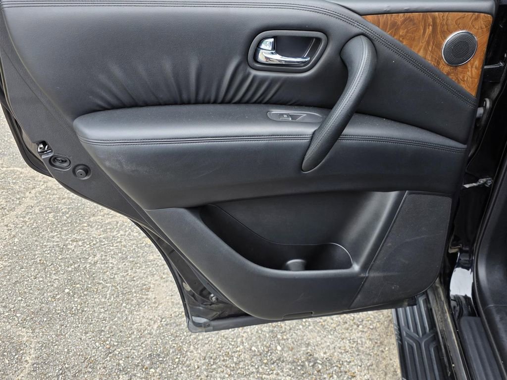 Used 2024 Nissan Armada SL w/ Captain's Chairs Package image 43
