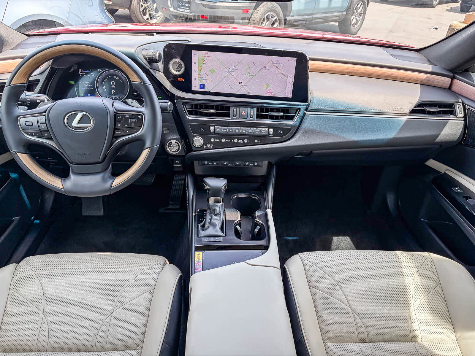 Used 2024 Lexus ES 300h w/ Accessory Package (Z2) FWD image 11