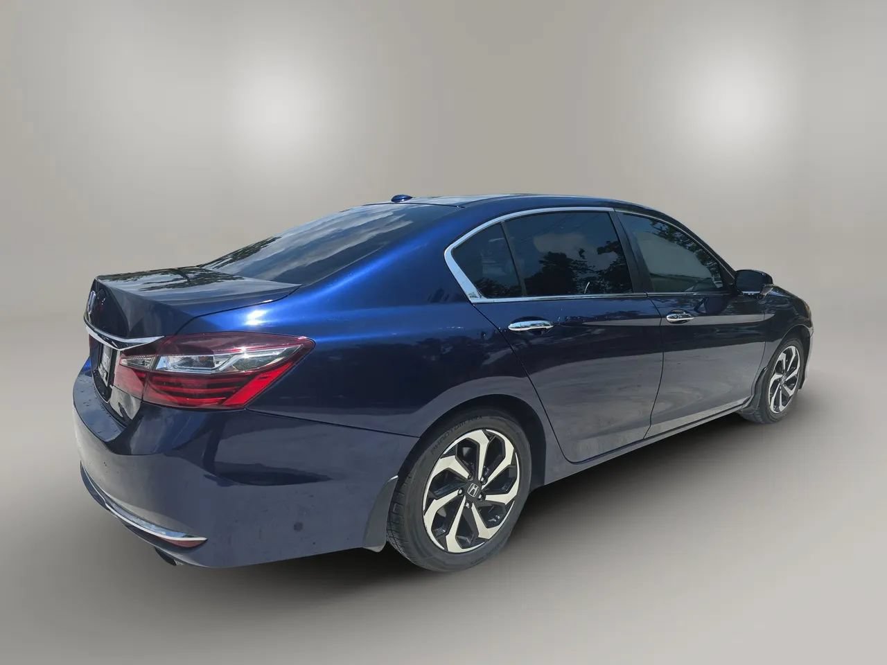 Used 2016 Honda Accord EX image 6