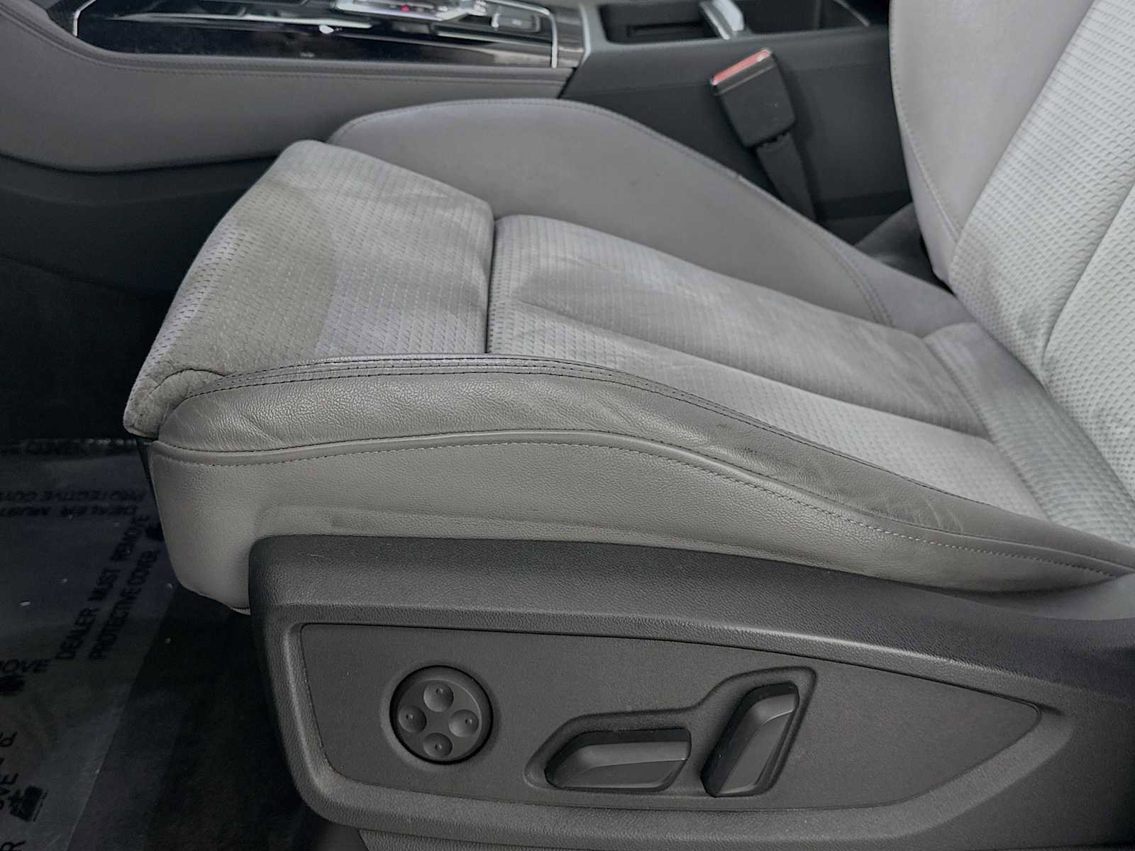Used 2022 Audi SQ5 Premium Plus w/ Premium Plus Package image 18