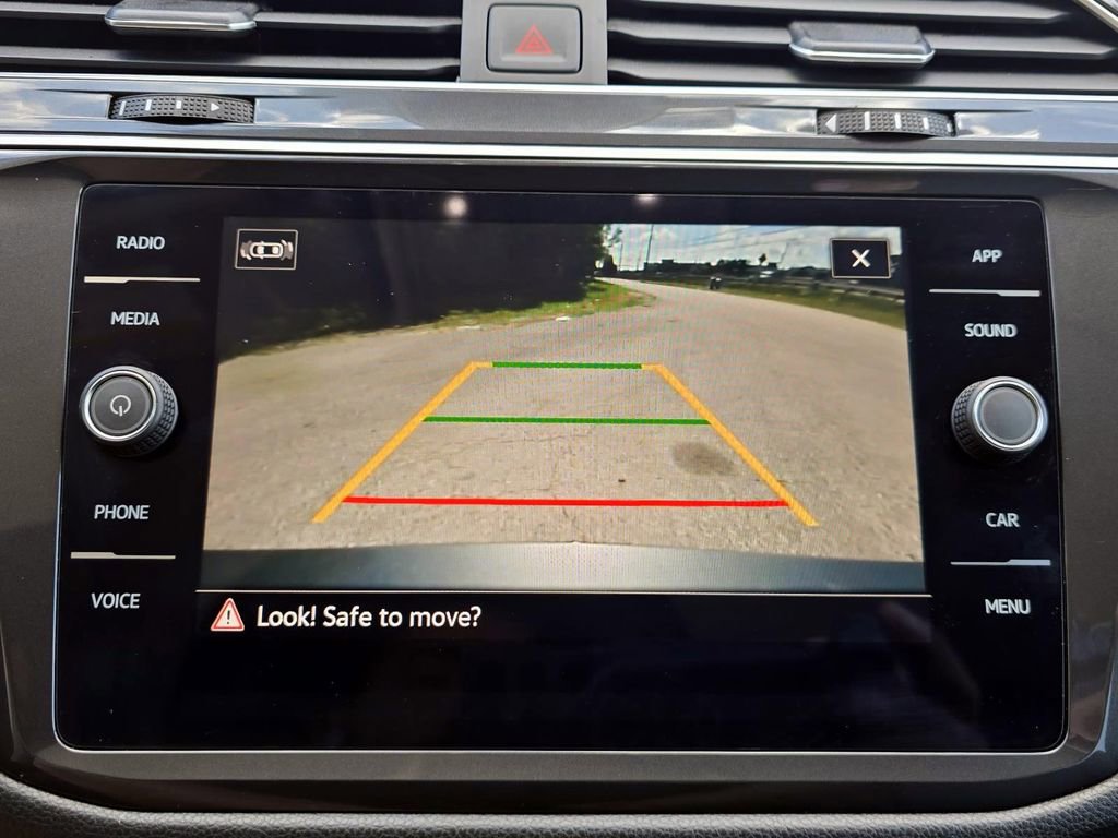 Used 2024 Volkswagen Tiguan SE image 15