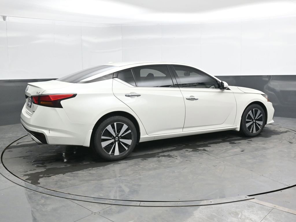 Used 2019 Nissan Altima 2.5 SV image 3