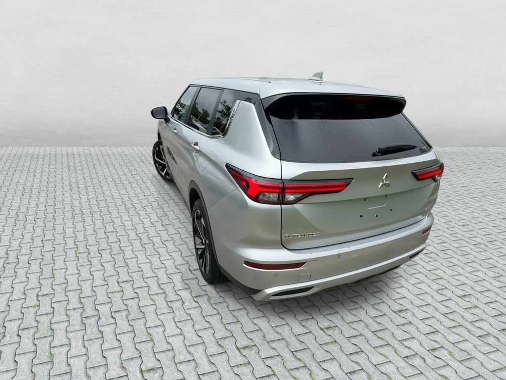 Used 2024 Mitsubishi Outlander SE AWD/4WD image 7