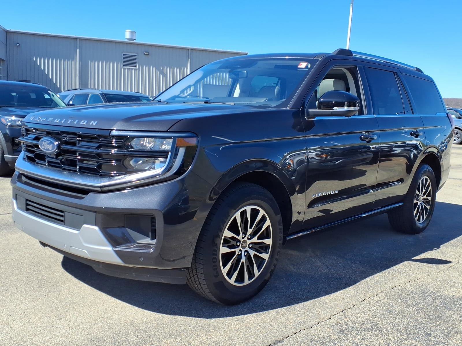 Certified 2025 Ford Expedition Platinum image 4