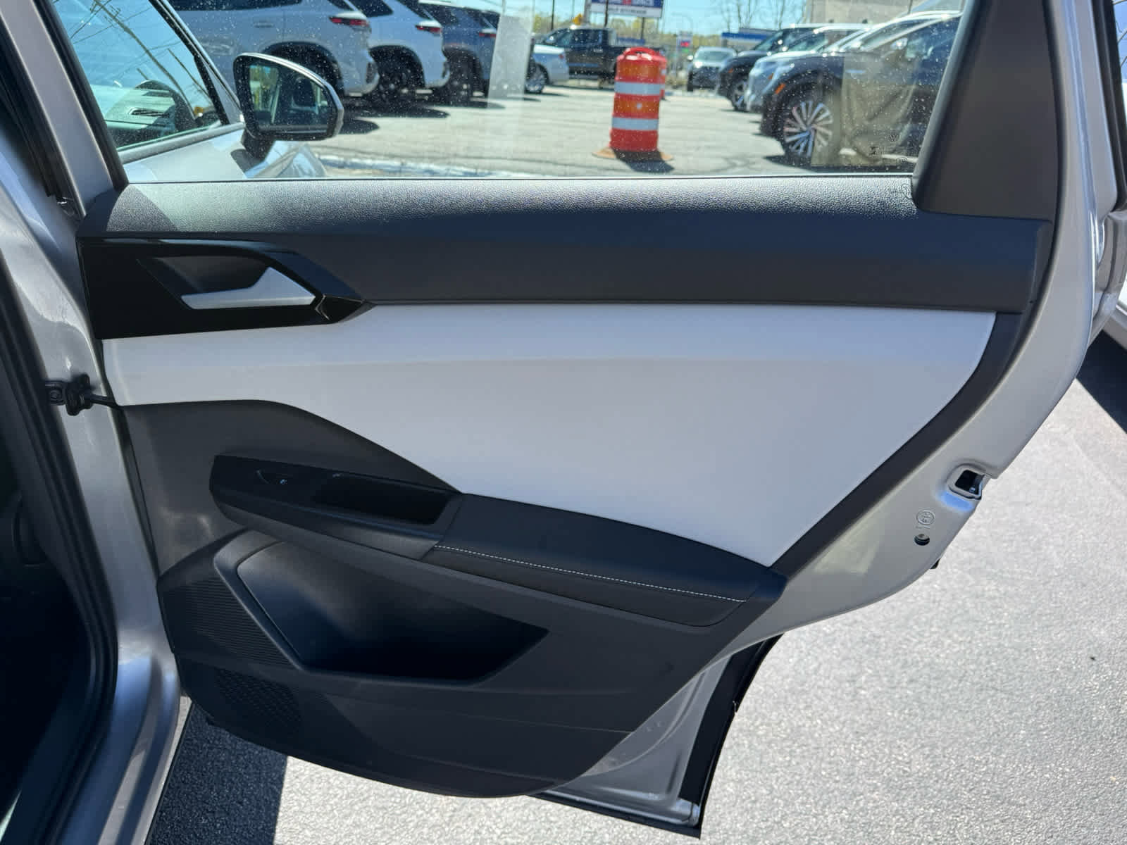 Certified 2025 Volkswagen Taos S AWD/4WD image 11