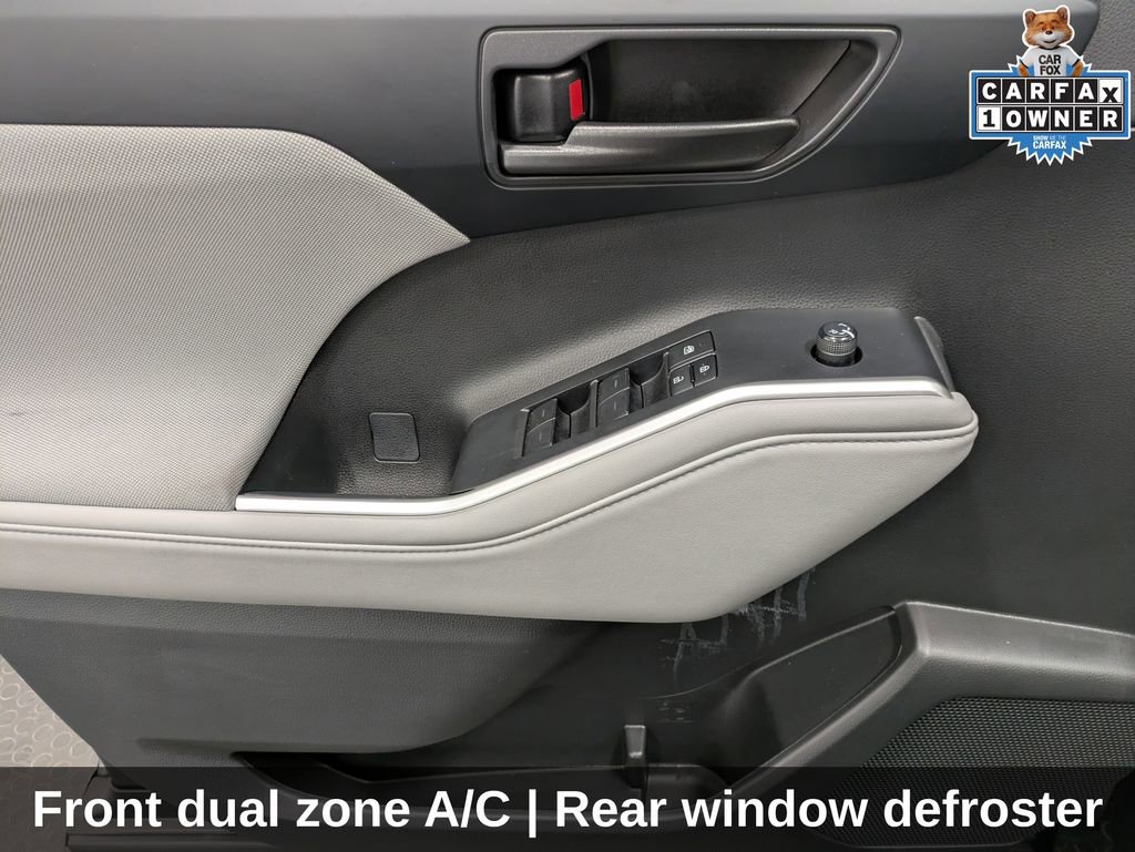 Used 2023 Toyota Highlander LE image 12