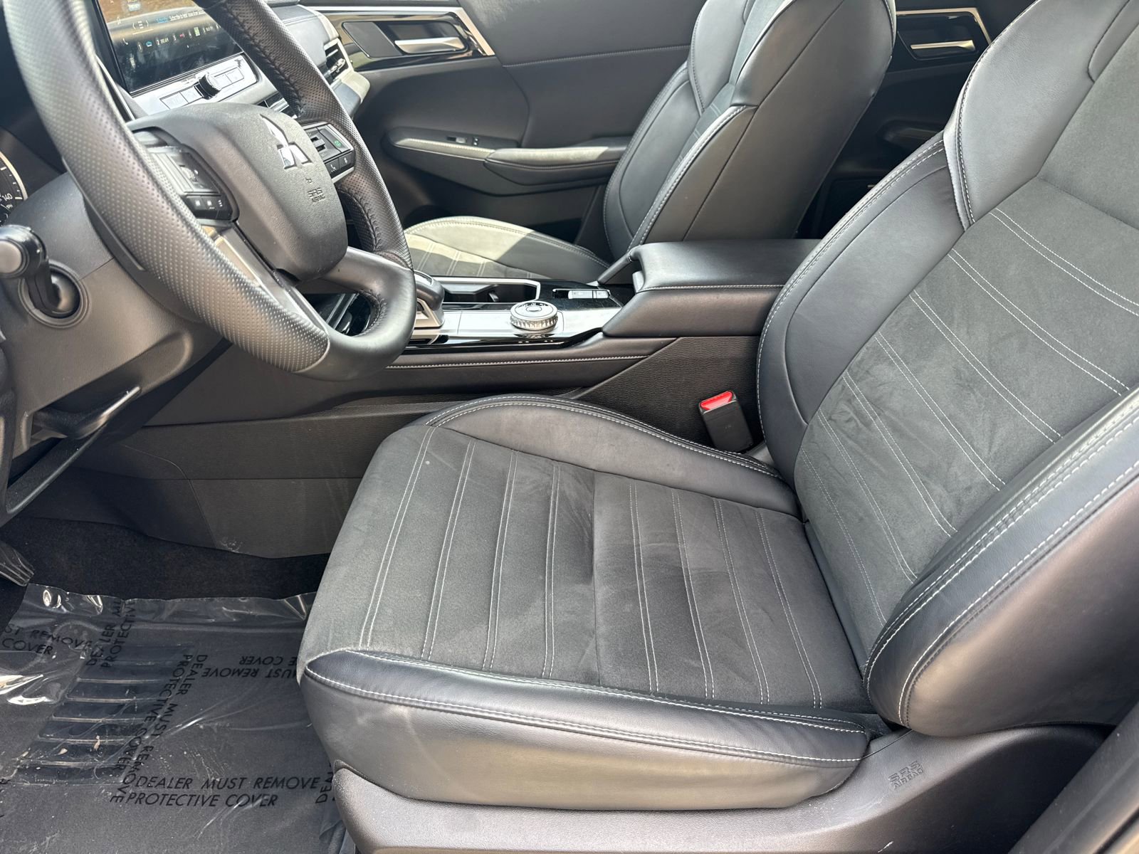 Used 2025 Mitsubishi Outlander SE FWD image 9