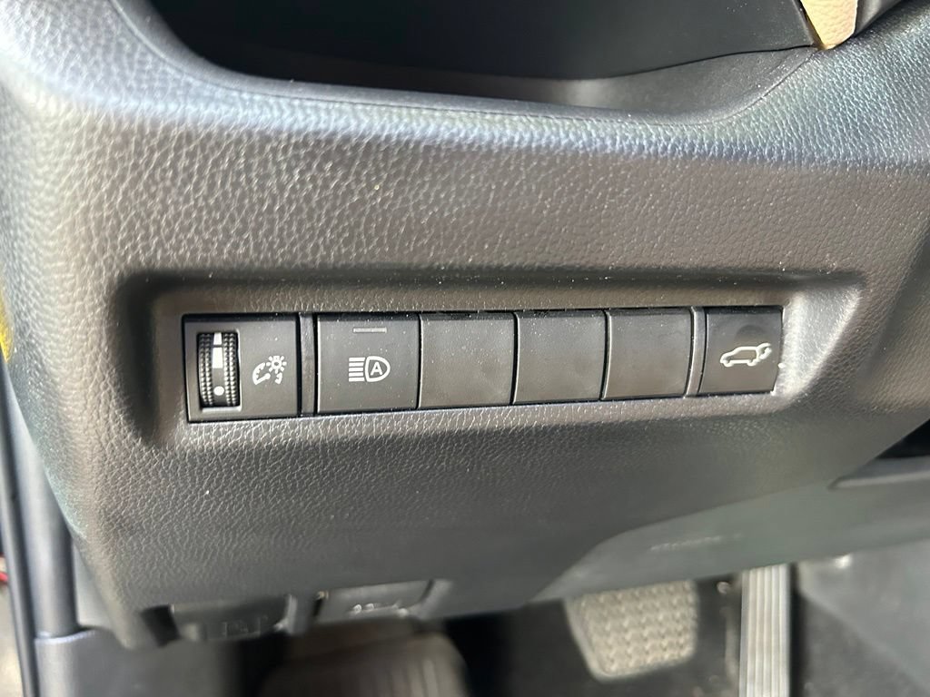 Certified 2022 Toyota RAV4 XLE Premium FWD image 19