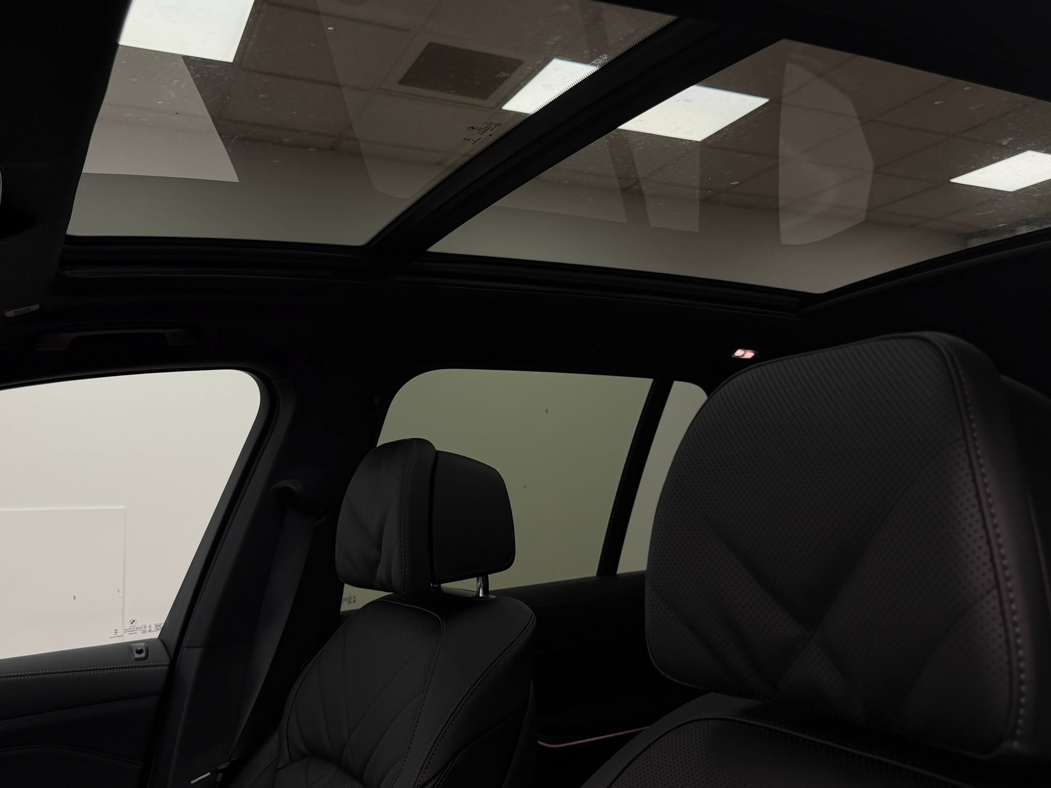 Used 2026 BMW X5 xDrive40i w/ M Sport Package AWD/4WD image 13