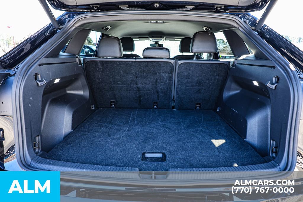 Used 2025 Volkswagen Atlas Cross Sport SE image 24