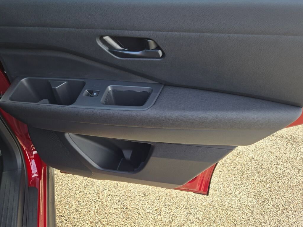 New 2026 Nissan Pathfinder SV image 9