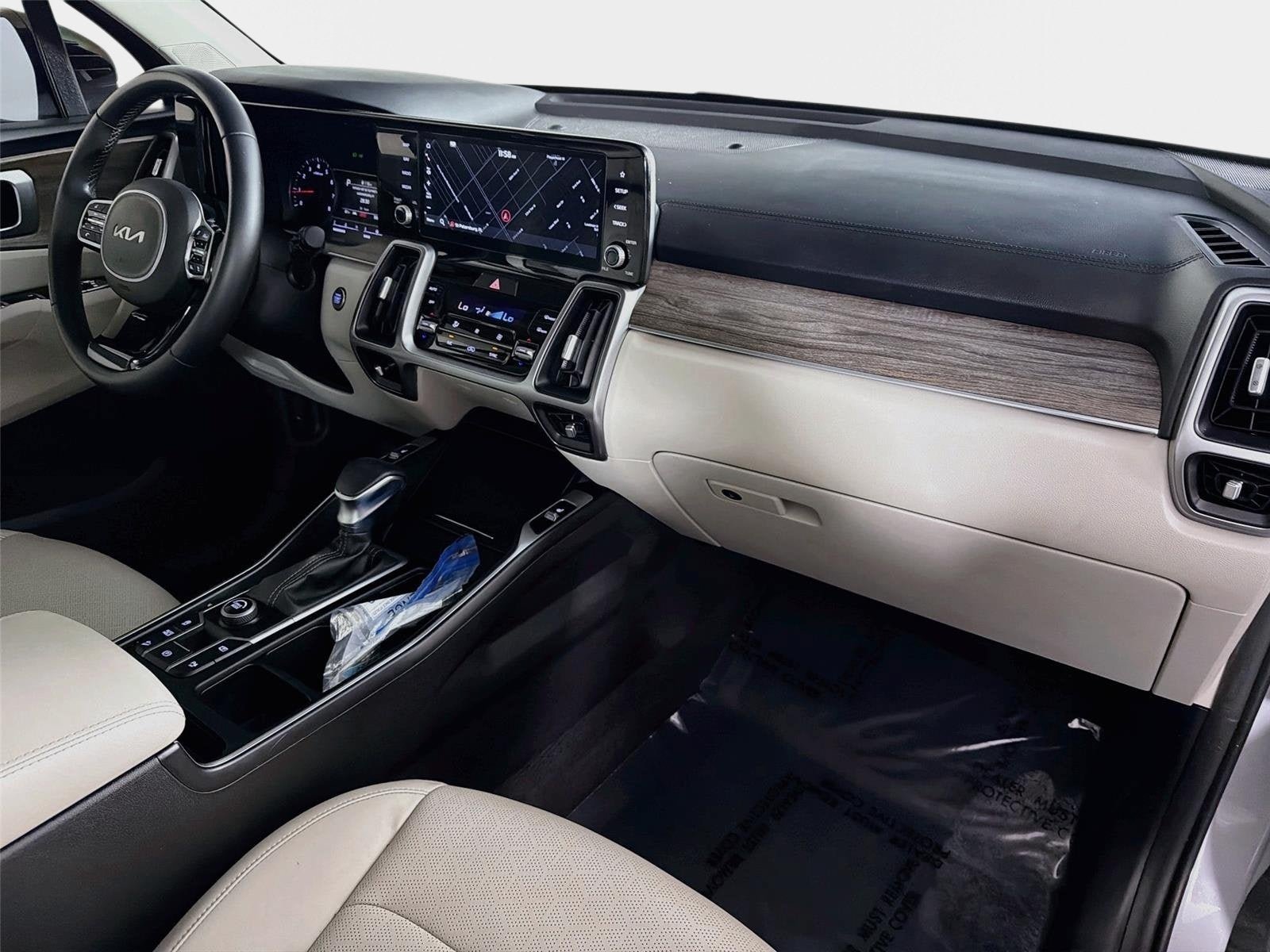 Certified 2022 Kia Sorento EX w/ Panoramic Sunroof Package FWD image 30