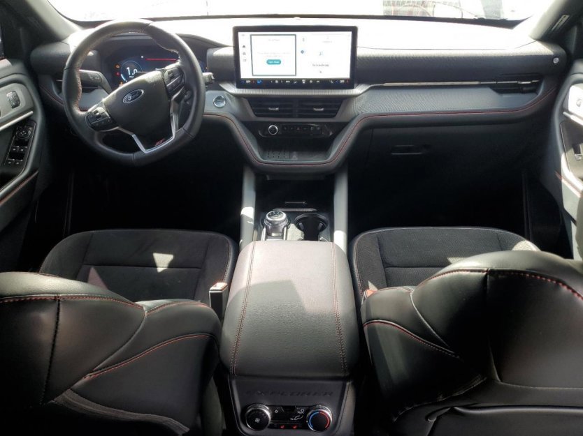 Used 2025 Ford Explorer ST image 7