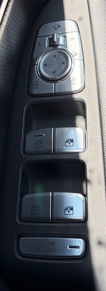 Used 2026 Genesis G70 2.5T Prestige AWD/4WD image 17