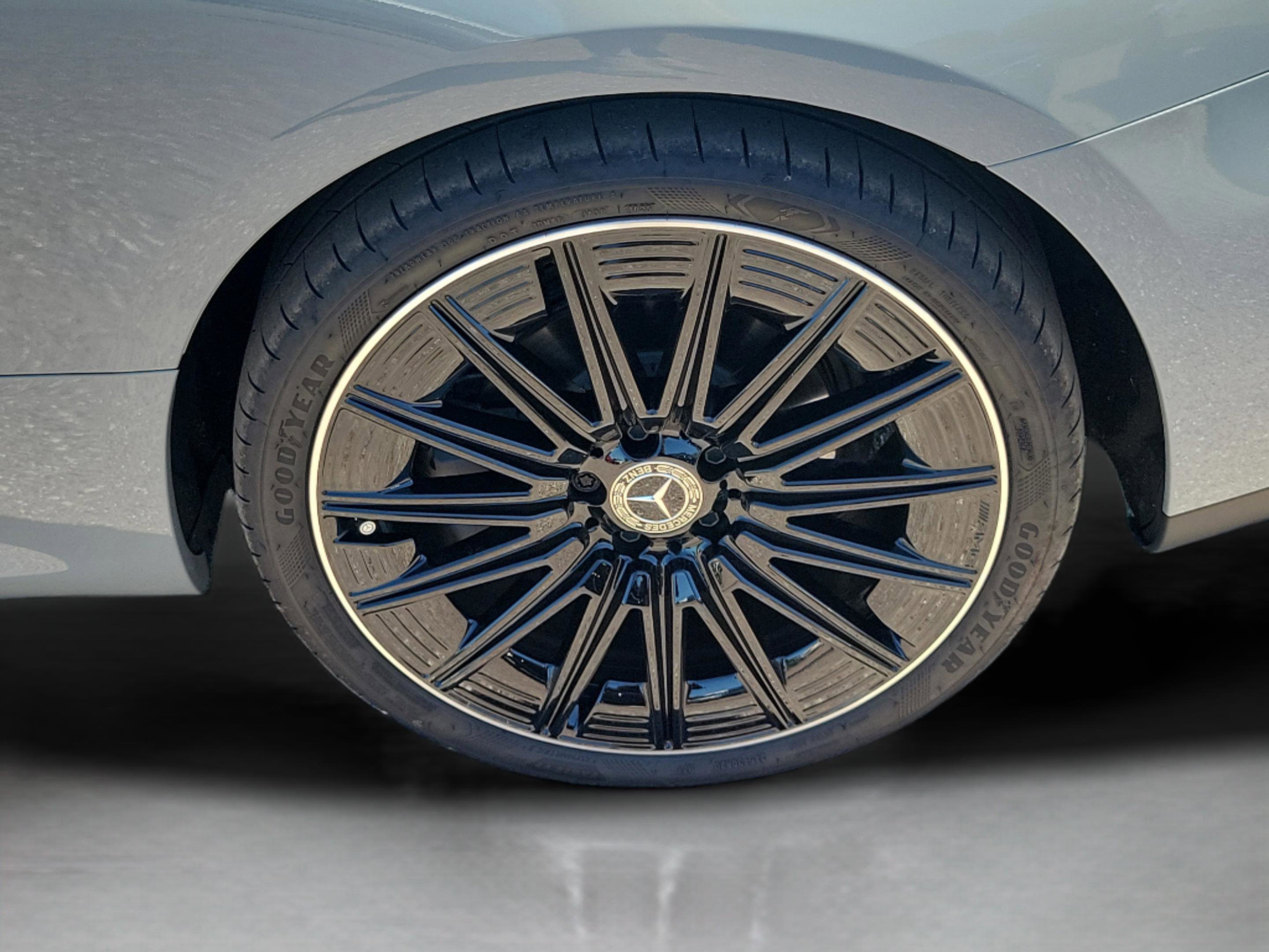 Certified 2026 Mercedes-Benz CLE 300 4MATIC Coupe image 6