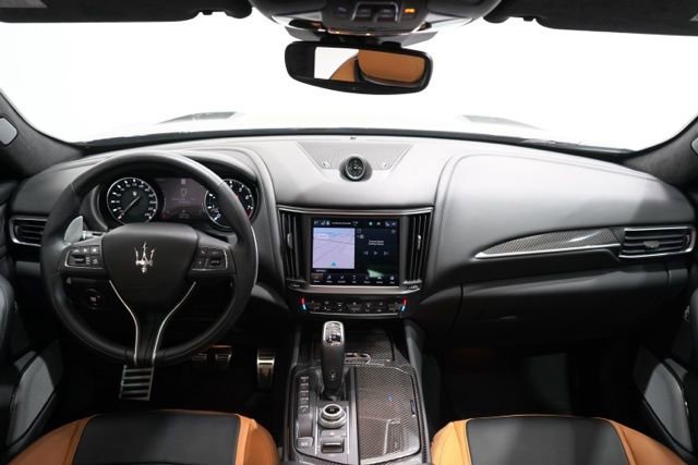 Used 2024 Maserati Levante Trofeo image 13