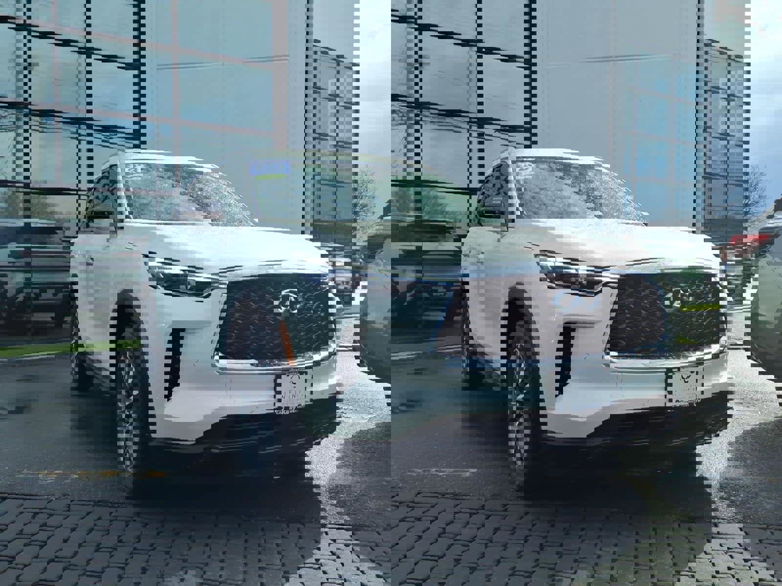 Certified 2023 INFINITI QX60 Luxe w/ Cargo Package image 3