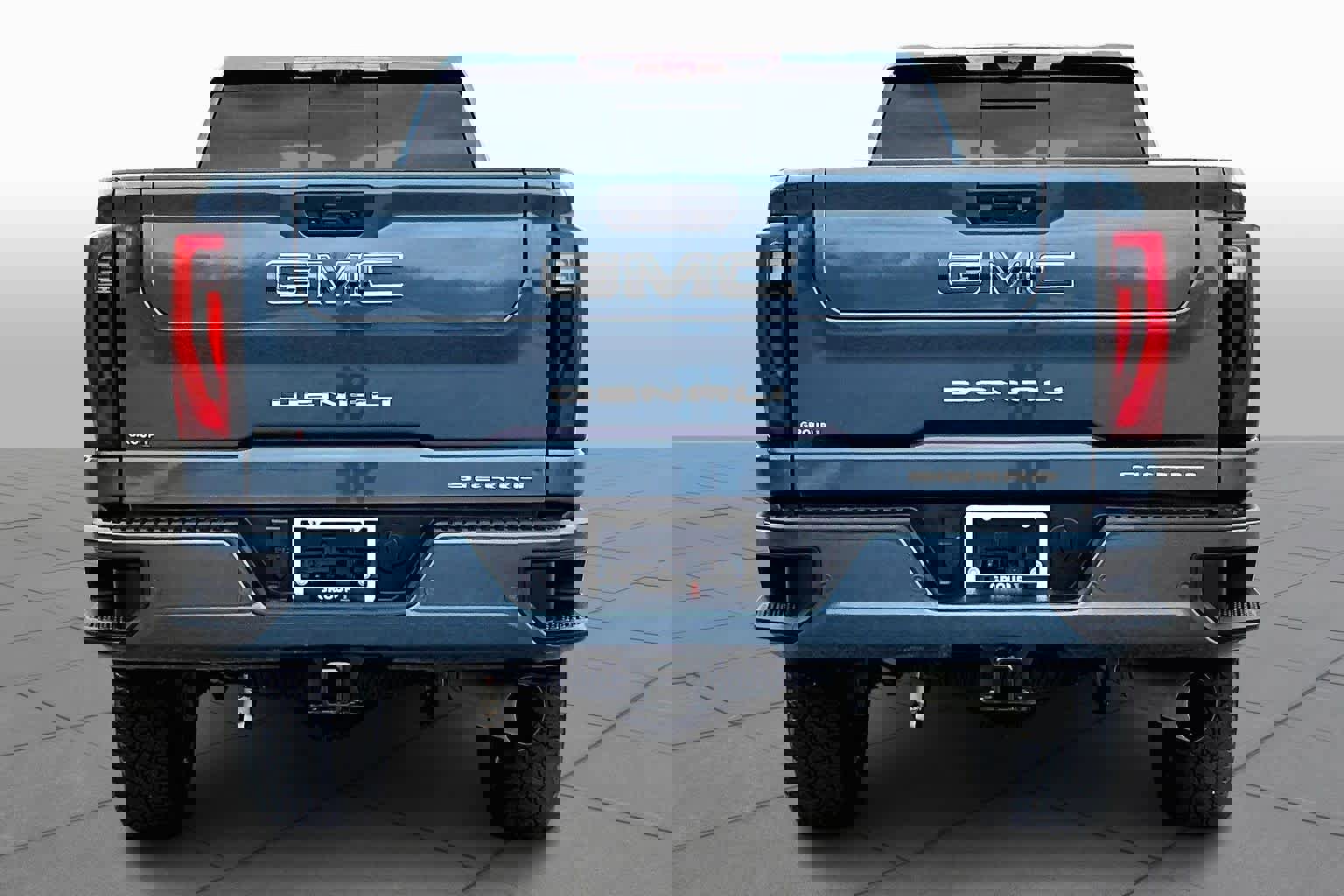 Used 2025 GMC Sierra 2500 Denali Ultimate w/ Max Trailering Package image 5