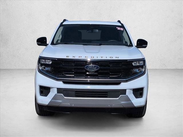 Used 2025 Ford Expedition Platinum video 2