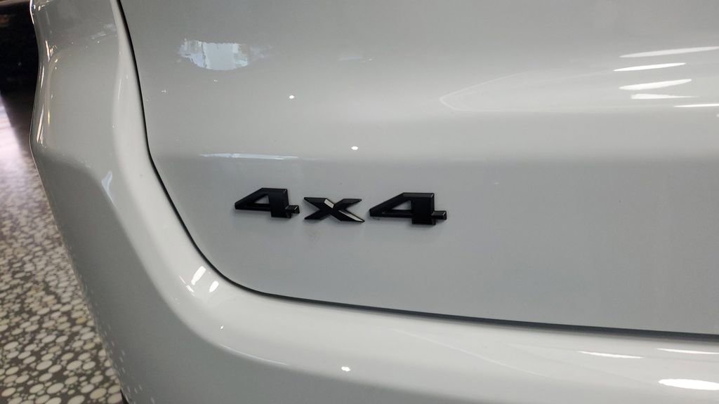 Used 2026 Jeep Compass Latitude image 8