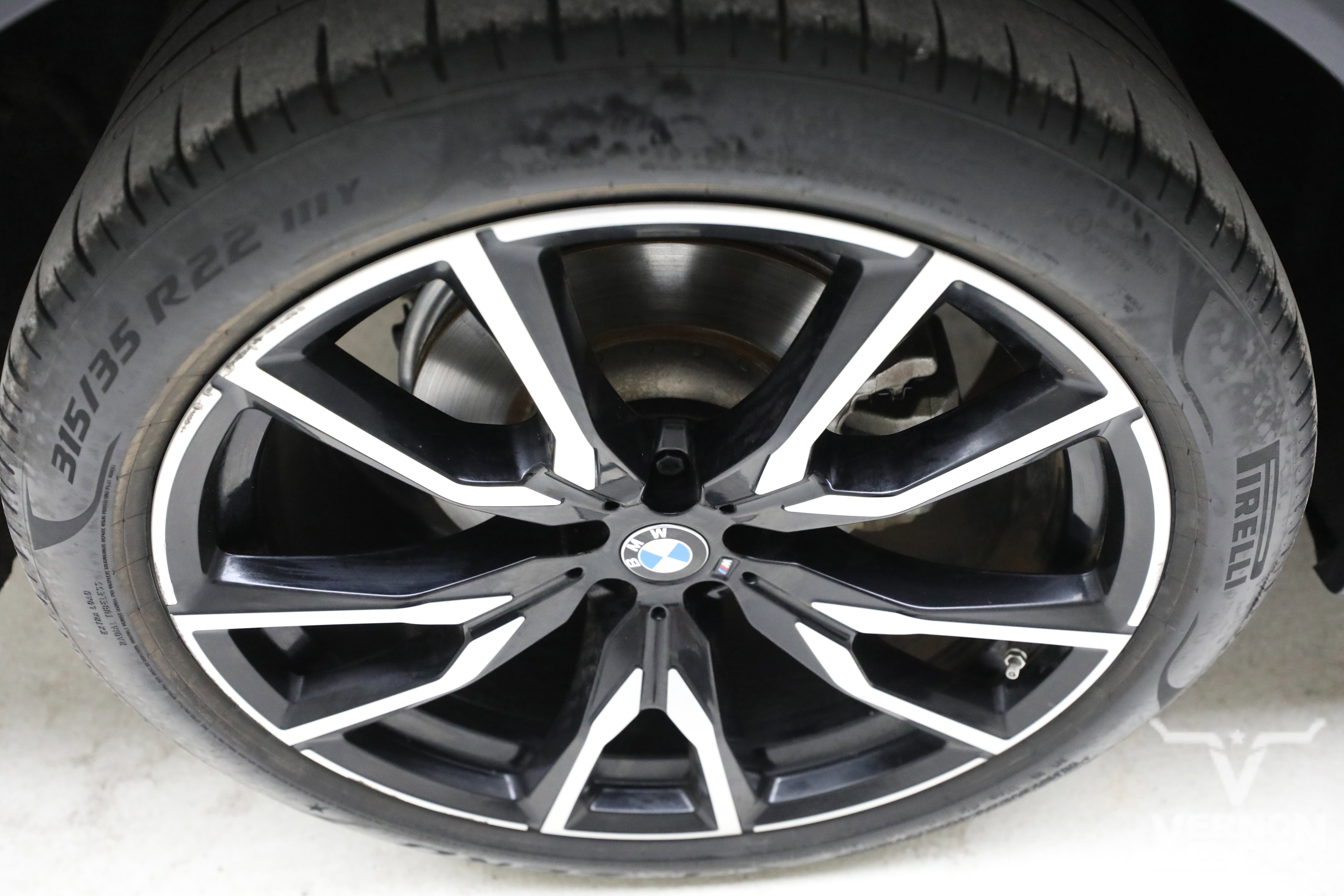 Used 2020 BMW X7 xDrive40i w/ M Sport Package AWD/4WD image 34