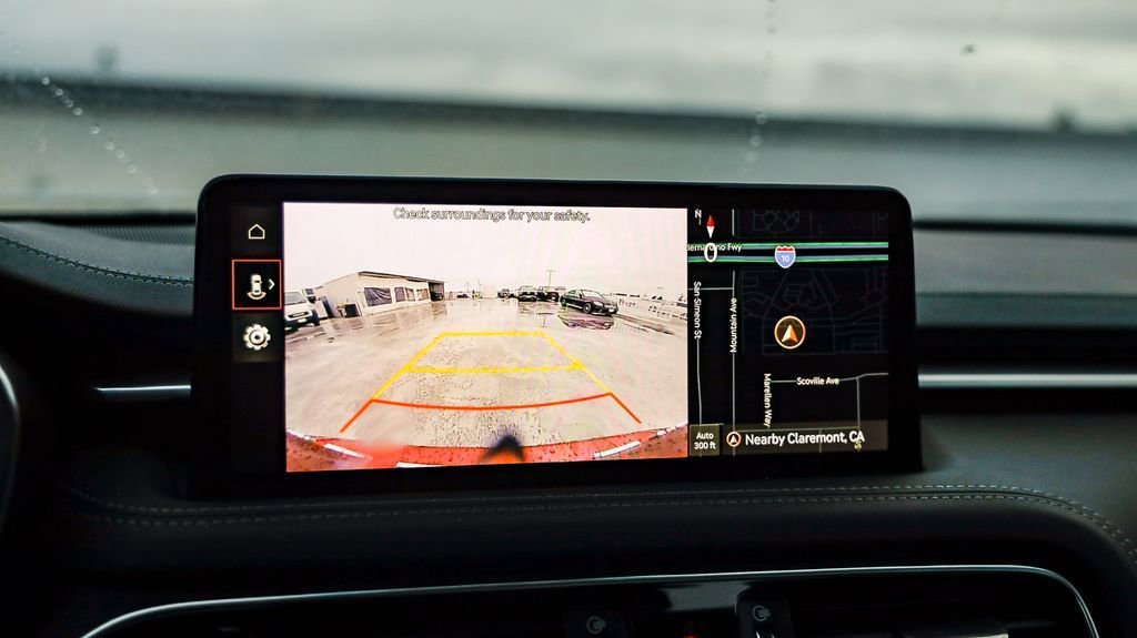 Used 2023 Genesis G70 2.0T image 24