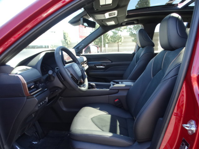 New 2026 Toyota Grand Highlander Platinum image 10