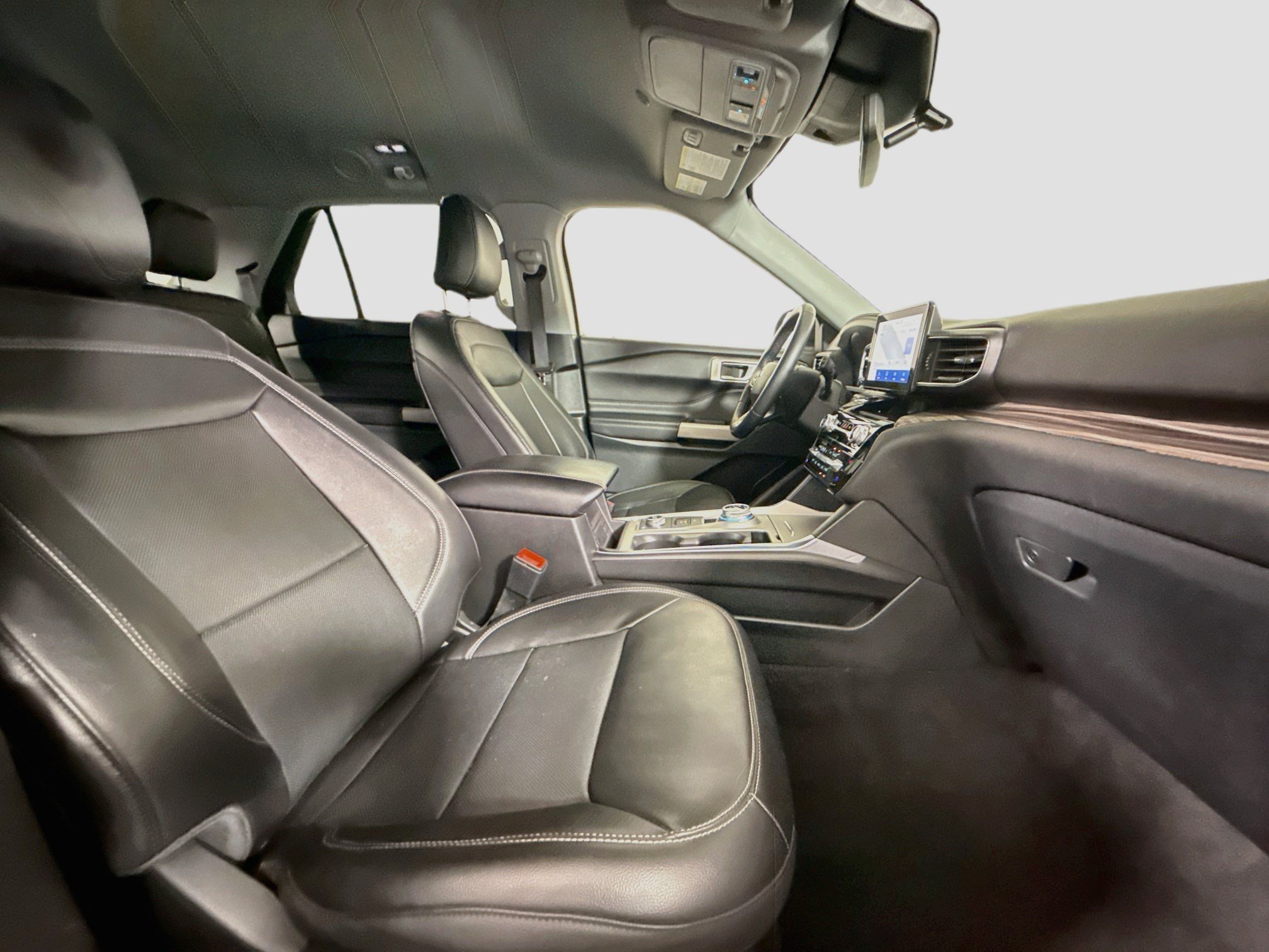 Used 2023 Ford Explorer Limited AWD/4WD image 29