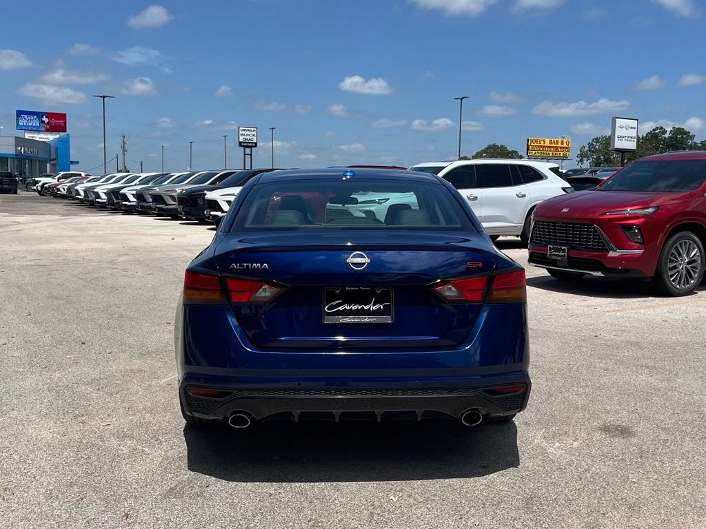 Used 2024 Nissan Altima 2.5 SR FWD image 6