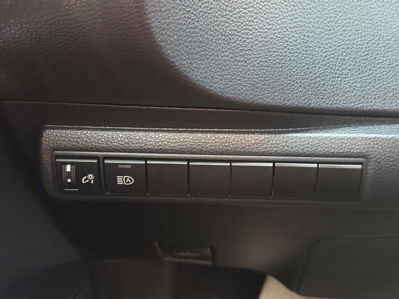 Used 2024 Toyota Corolla SE image 29