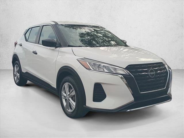 Used 2022 Nissan Kicks S image 3