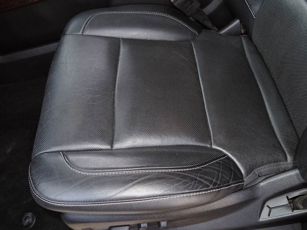 Used 2017 GMC Yukon XL SLT w/ Open Road Package image 26