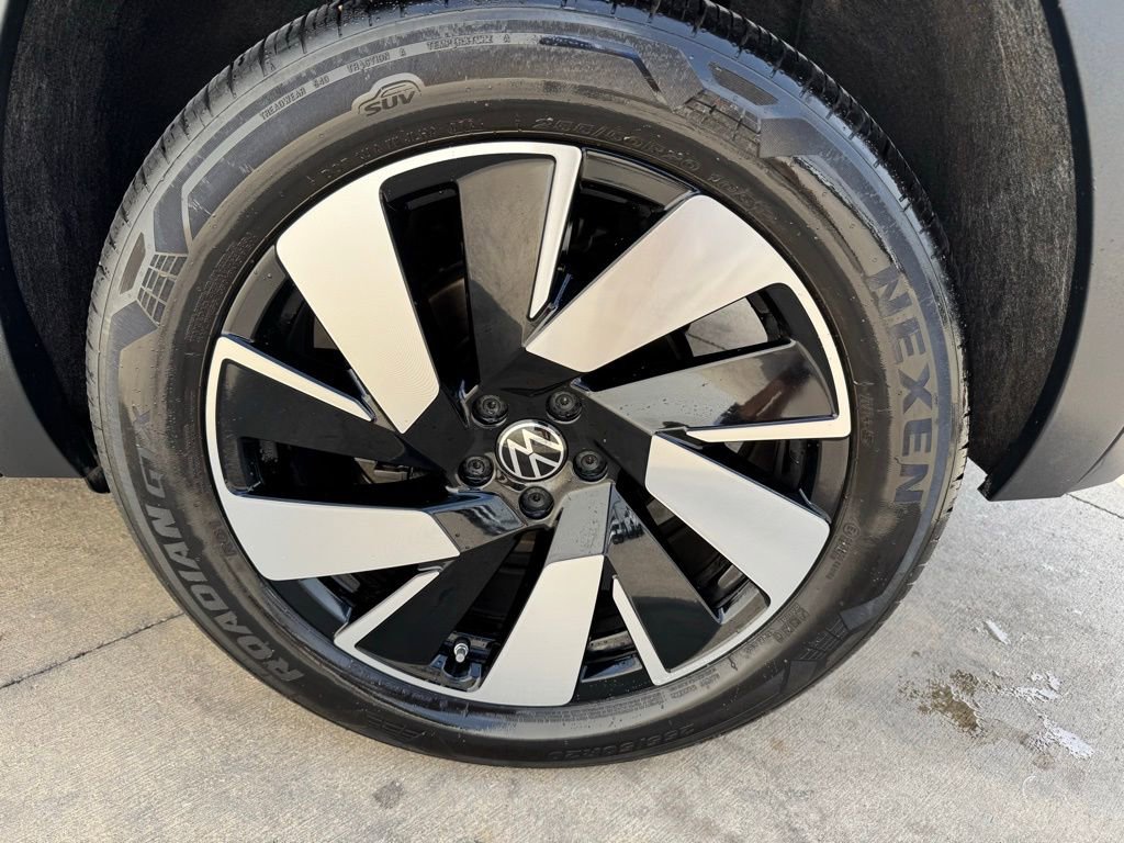 Used 2024 Volkswagen Atlas Cross Sport SE AWD/4WD image 9