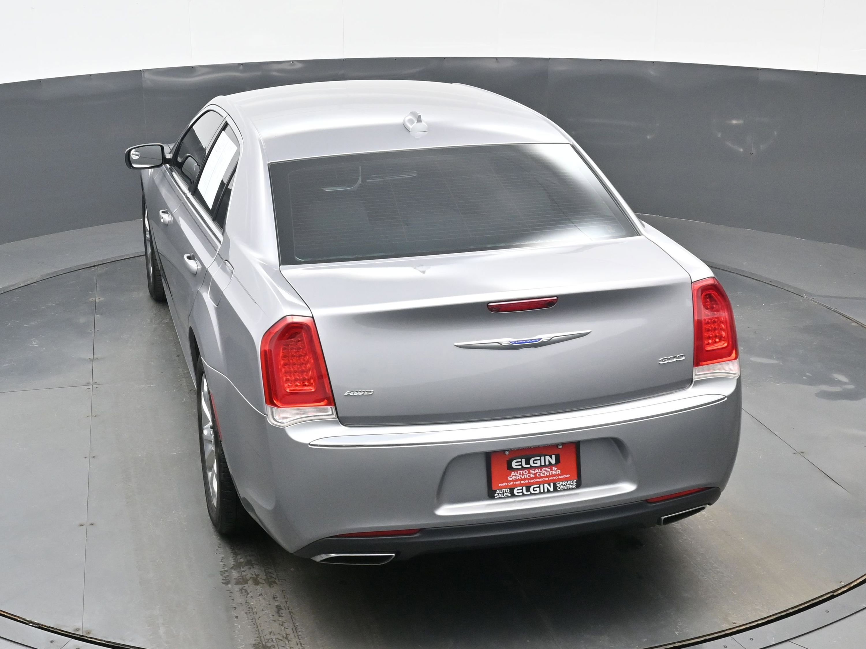 Used 2018 Chrysler 300 Touring image 36