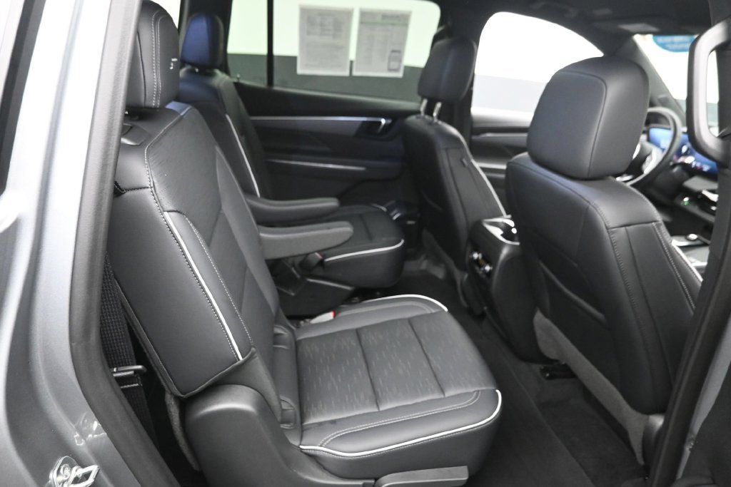 Used 2025 Buick Enclave Sport Touring AWD/4WD image 19