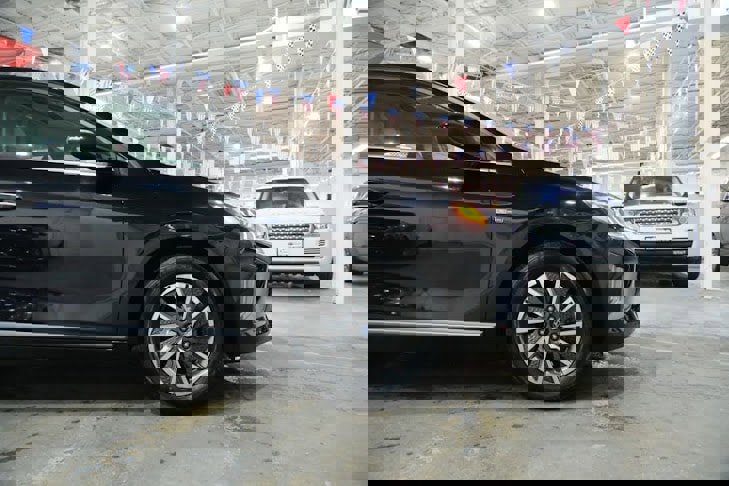 Used 2020 Hyundai Ioniq Limited image 14