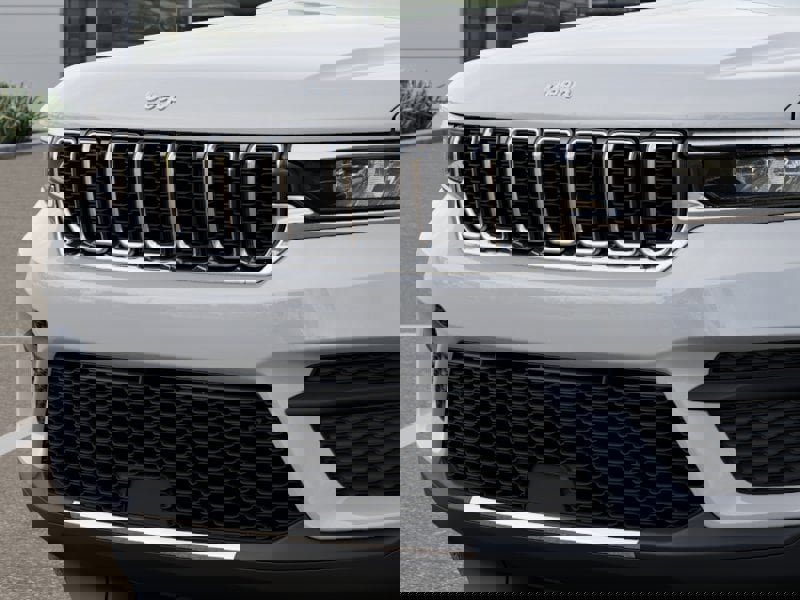 New 2025 Jeep Grand Cherokee Laredo X image 11