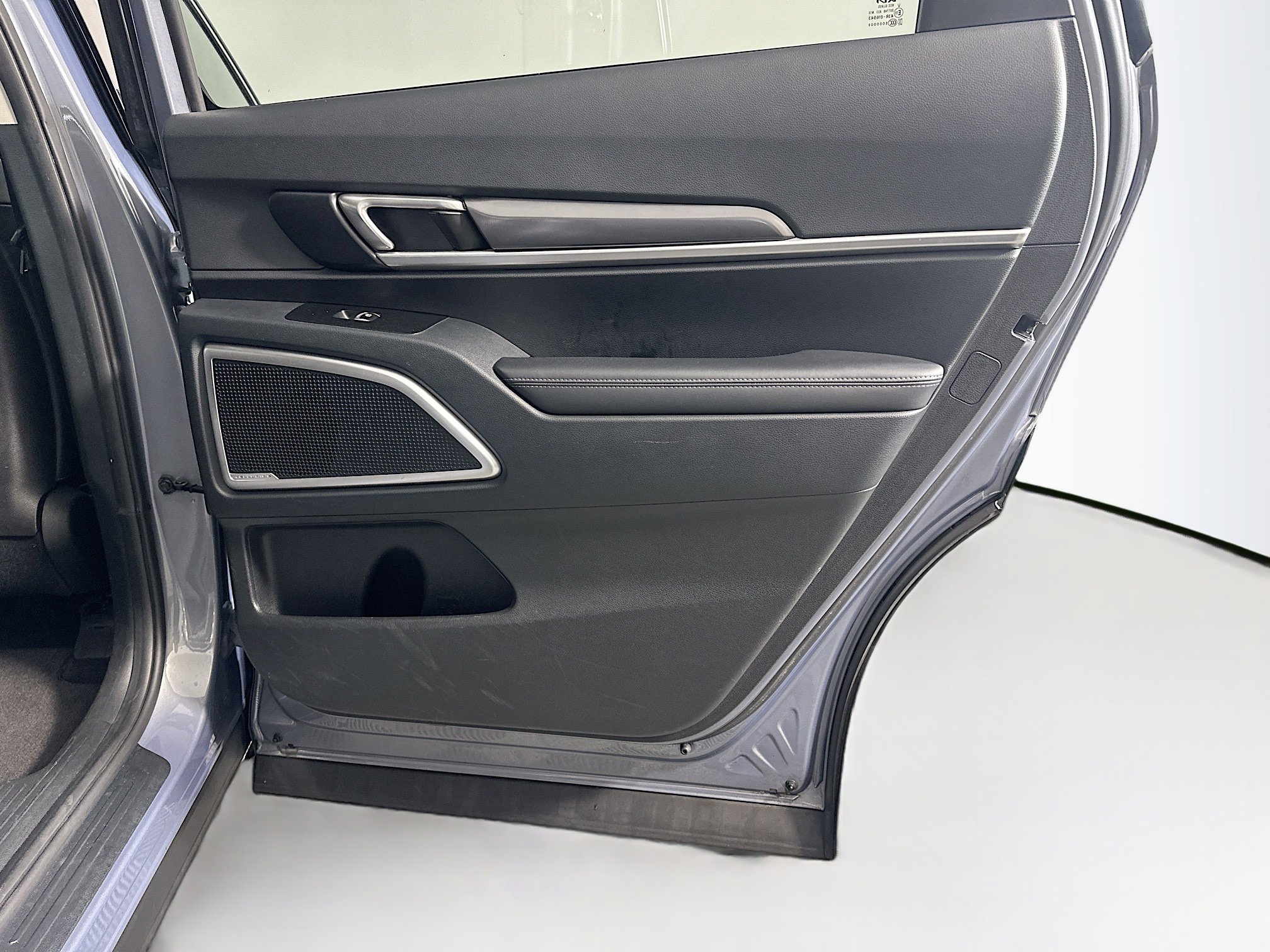 Used 2024 Kia Telluride S image 32