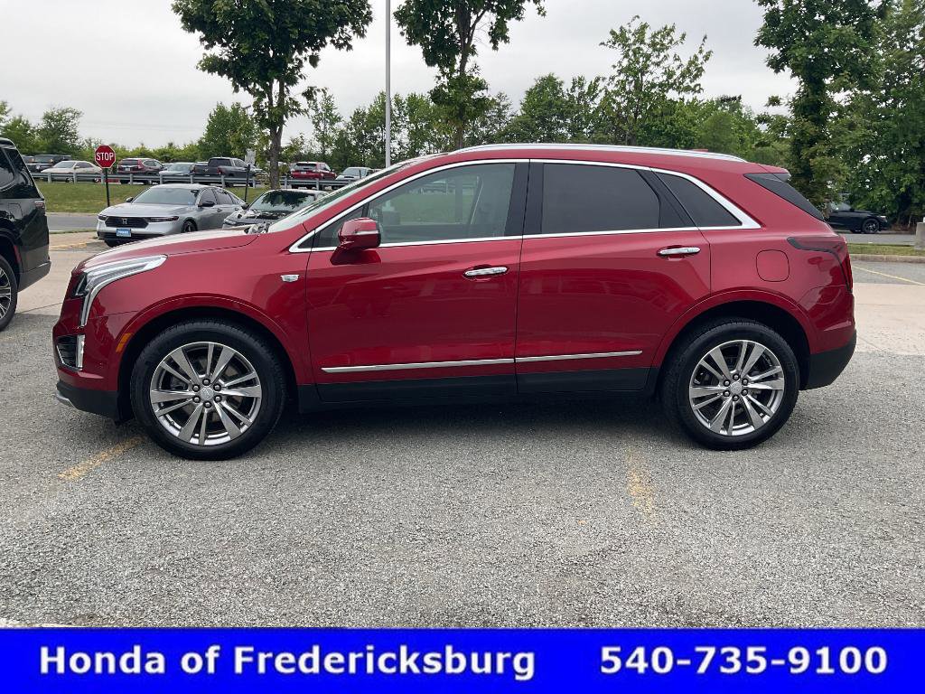 Used 2023 Cadillac XT5 Premium Luxury w/ Technology Package AWD/4WD image 3